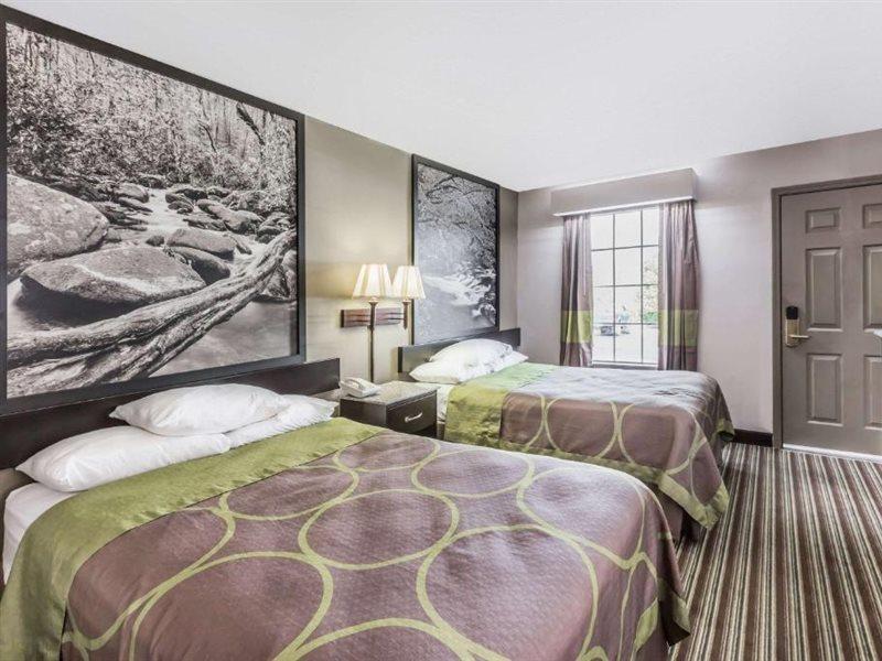 Super 8 By Wyndham Clinton Hotel Luaran gambar