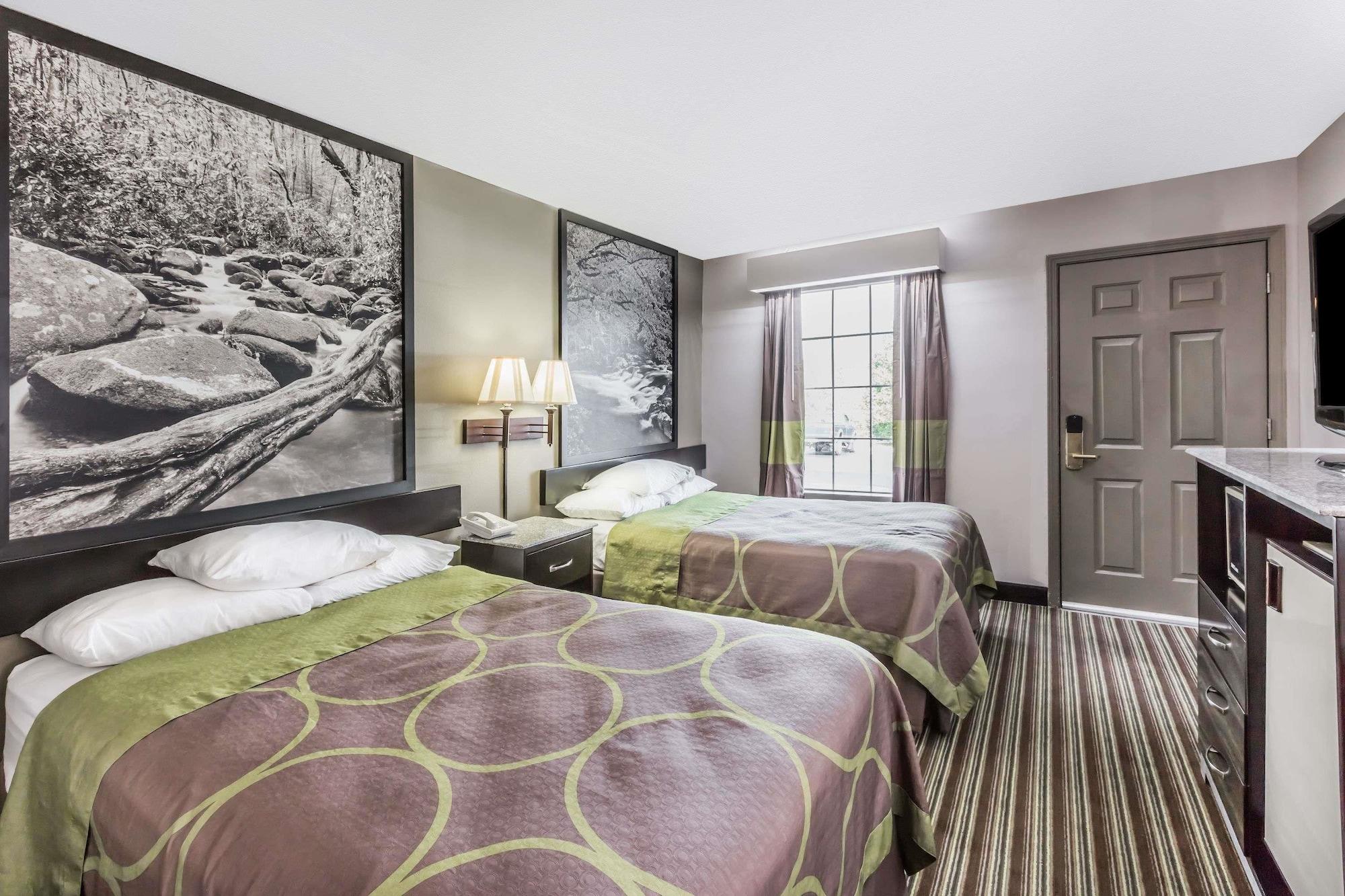Super 8 By Wyndham Clinton Hotel Luaran gambar