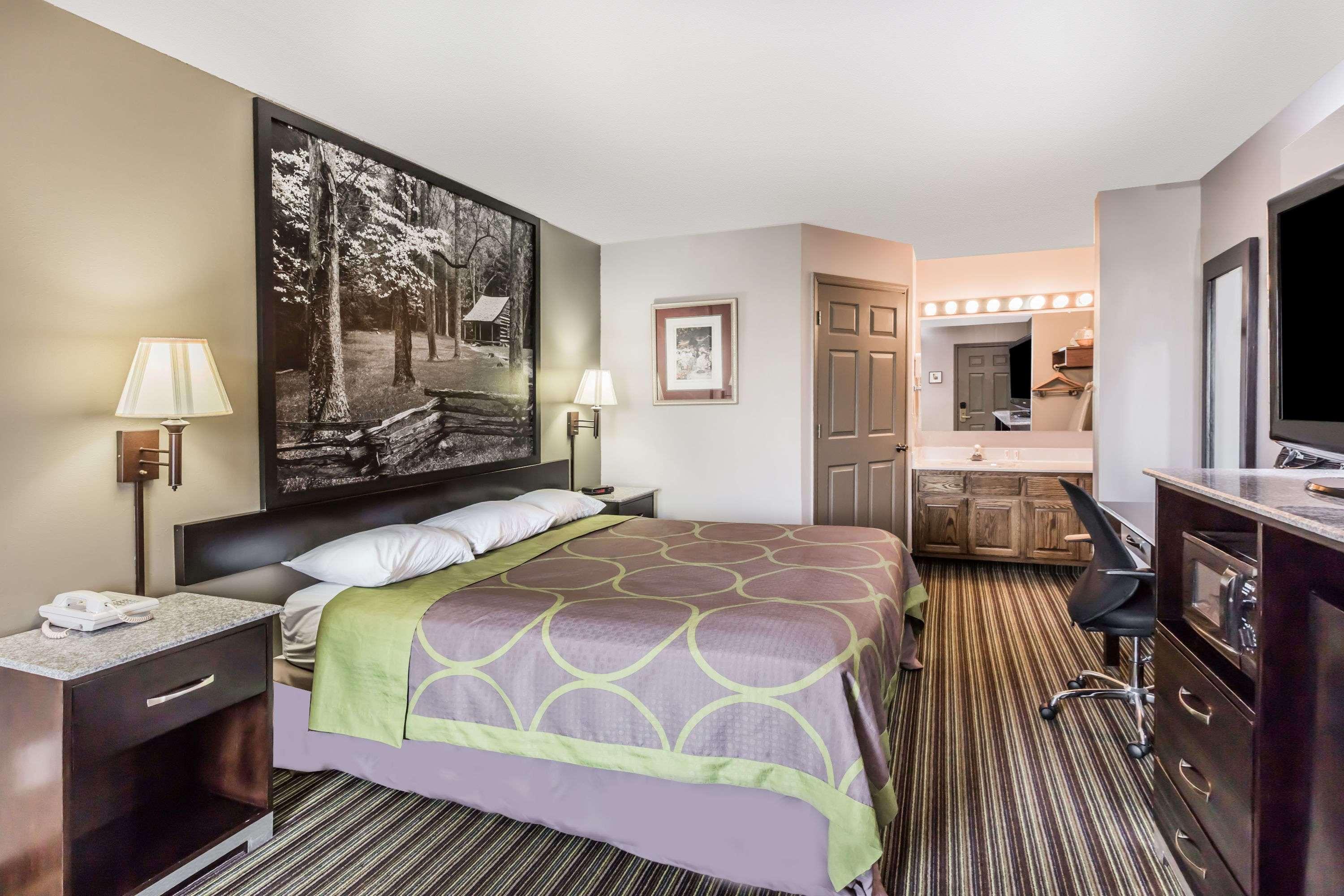 Super 8 By Wyndham Clinton Hotel Luaran gambar